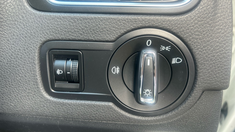 Volkswagen Polo 1.2 TSI SE 5dr Petrol Hatchback - Image 22