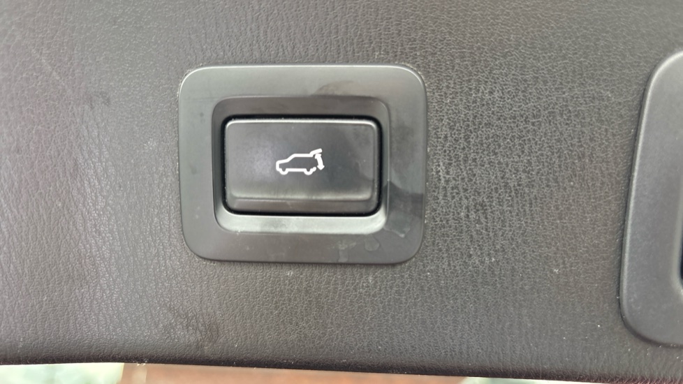 Mazda CX-5 2.0 e-Skyactiv G MHEV Takumi 5dr Auto Petrol Estate - Image 13