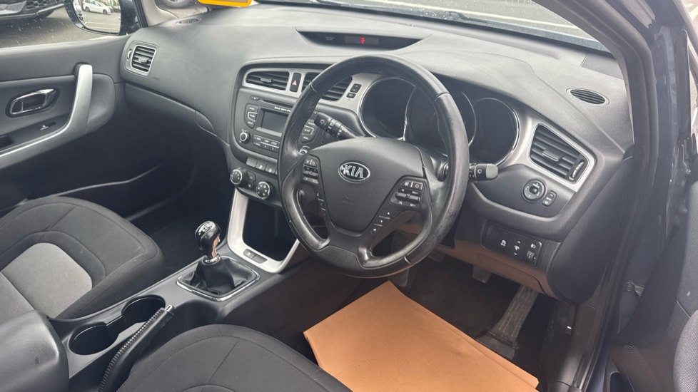 Kia Ceed 1.6 CRDi 2 EcoDynamics 5dr Diesel Hatchback - Image 19