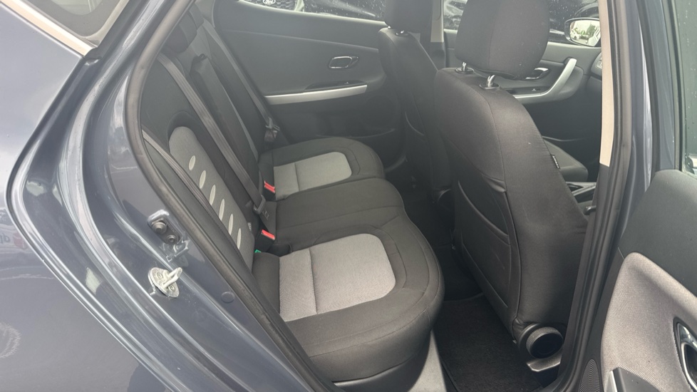 Kia Ceed 1.6 CRDi 2 EcoDynamics 5dr Diesel Hatchback - Image 24