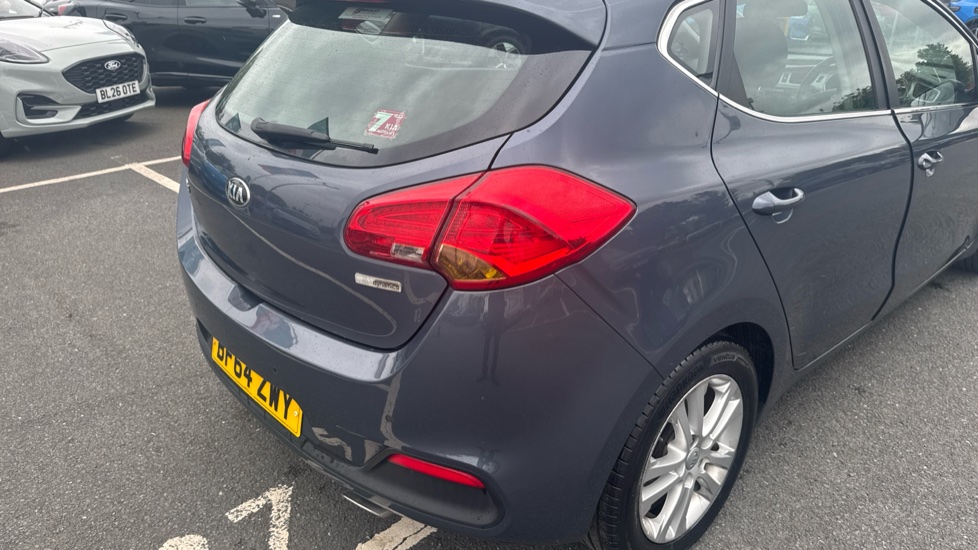 Kia Ceed 1.6 CRDi 2 EcoDynamics 5dr Diesel Hatchback - Image 32