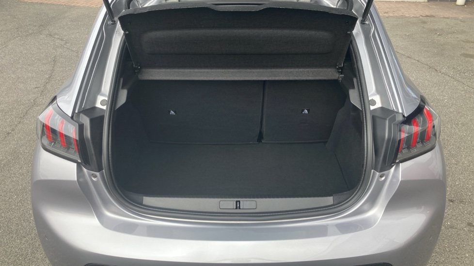 Peugeot 208 1.2 PureTech 100 Allure 5dr Petrol Hatchback - Image 4