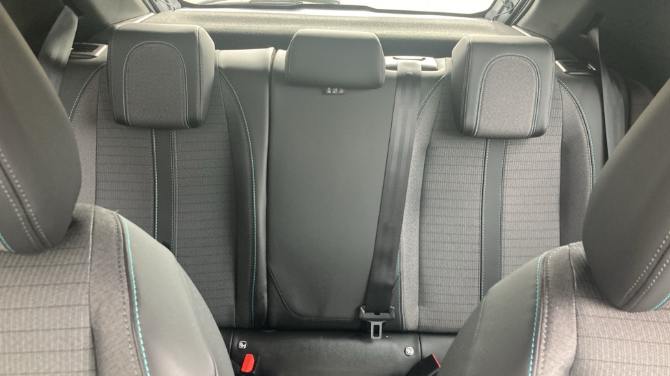 Peugeot 208 1.2 PureTech 100 Allure 5dr Petrol Hatchback - Image 21
