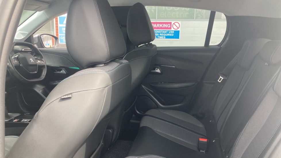 Peugeot 208 1.2 PureTech 100 Allure 5dr Petrol Hatchback - Image 22