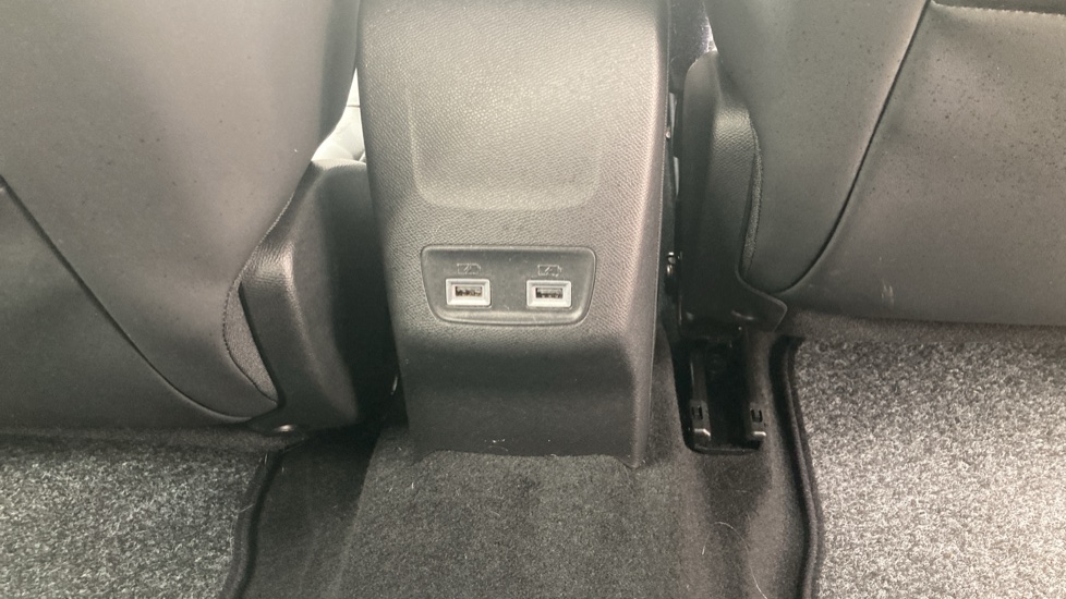 Peugeot 208 1.2 PureTech 100 Allure 5dr Petrol Hatchback - Image 40