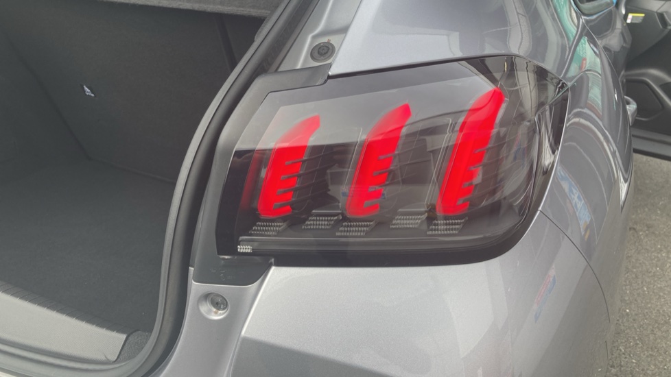 Peugeot 208 1.2 PureTech 100 Allure 5dr Petrol Hatchback - Image 41
