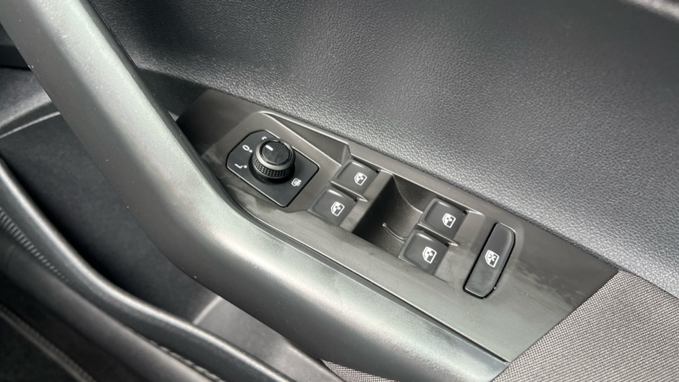 Volkswagen Polo 1.0 TSI 95 SE 5dr Petrol Hatchback - Image 27