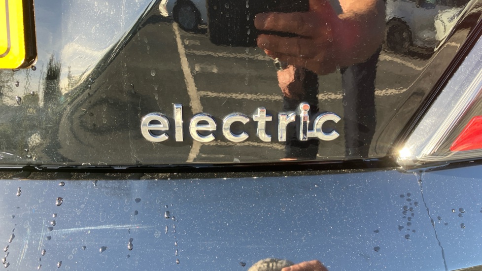 Hyundai KONA 150kW Premium 64kWh 5dr Auto Electric Hatchback - Image 24