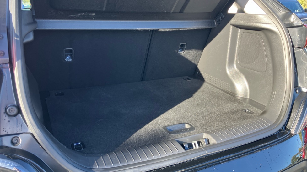 Hyundai KONA 150kW Premium 64kWh 5dr Auto Electric Hatchback - Image 25
