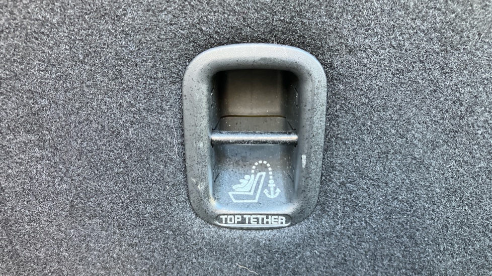 Hyundai KONA 150kW Premium 64kWh 5dr Auto Electric Hatchback - Image 28