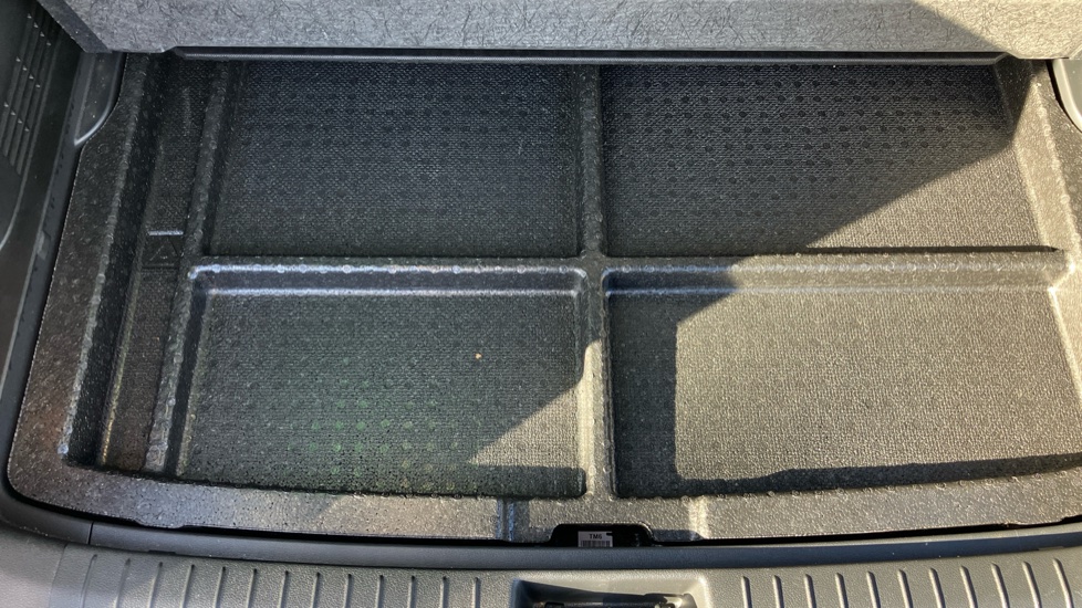 Hyundai KONA 150kW Premium 64kWh 5dr Auto Electric Hatchback - Image 29