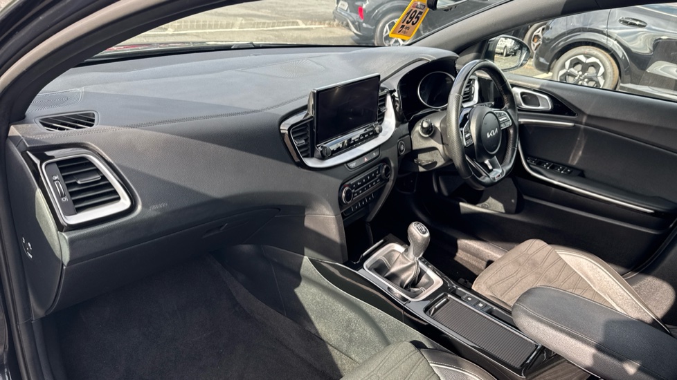 Kia Pro Ceed 1.5T GDi ISG GT-Line 5dr Petrol Estate - Image 12