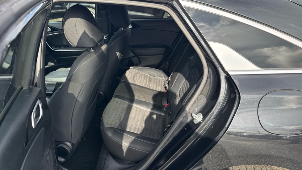 Kia Pro Ceed 1.5T GDi ISG GT-Line 5dr Petrol Estate - Image 19