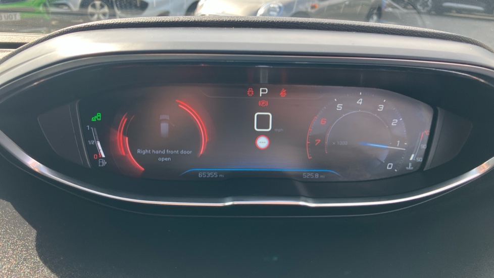 Peugeot 3008 1.6 PureTech 180 Allure 5dr EAT8 Petrol Estate - Image 18