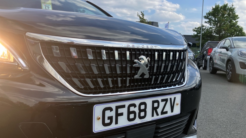 Peugeot 3008 1.6 PureTech 180 Allure 5dr EAT8 Petrol Estate - Image 37