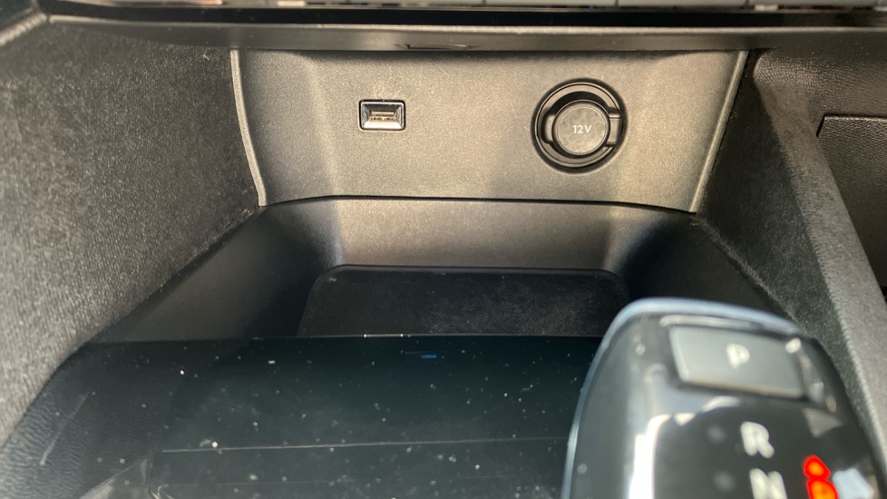 Peugeot 3008 1.6 PureTech 180 Allure 5dr EAT8 Petrol Estate - Image 63