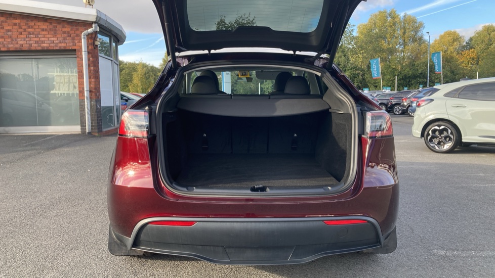 Tesla Model Y Long Range AWD 5dr Auto Electric Hatchback - Image 4