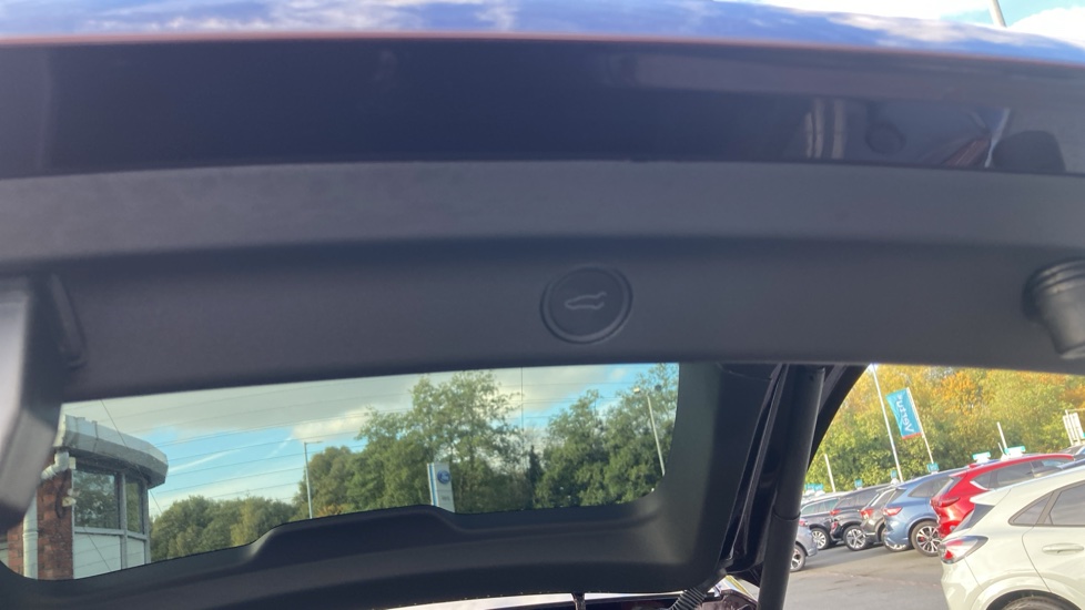 Tesla Model Y Long Range AWD 5dr Auto Electric Hatchback - Image 29