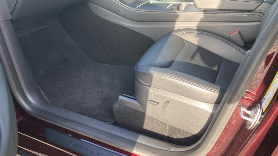 Tesla Model Y Long Range AWD 5dr Auto Electric Hatchback - Image 34
