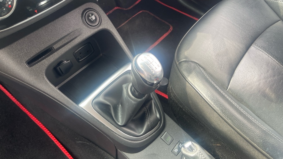 Renault Captur 1.5 dCi 90 GT Line 5dr Diesel Hatchback - Image 19
