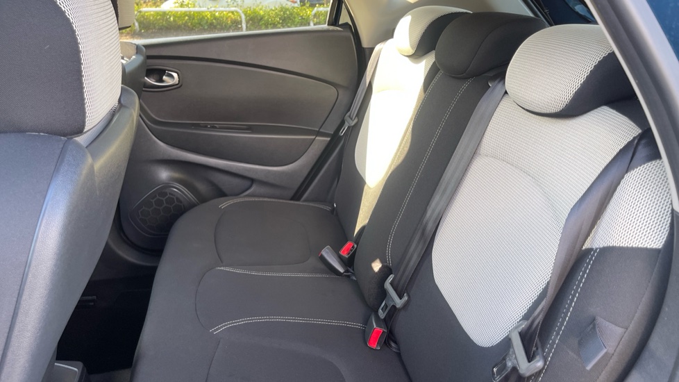 Renault Captur 1.5 dCi 90 Iconic 5dr Diesel Hatchback - Image 16