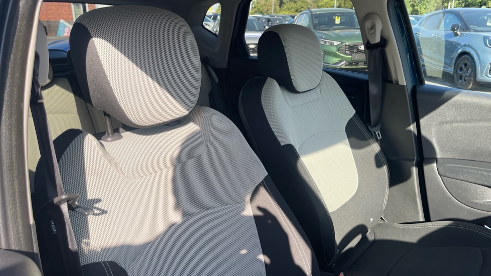 Renault Captur 1.5 dCi 90 Iconic 5dr Diesel Hatchback - Image 28