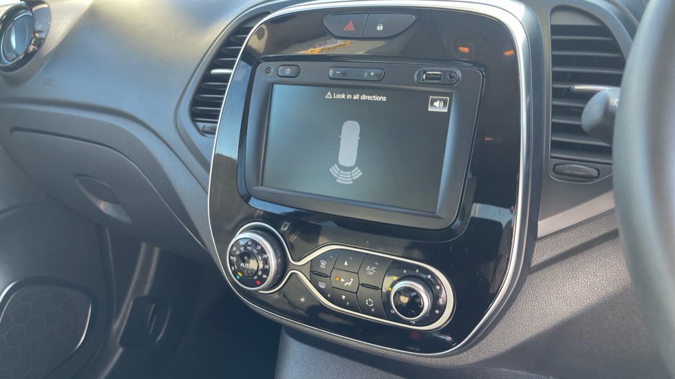 Renault Captur 1.5 dCi 90 Iconic 5dr Diesel Hatchback - Image 37