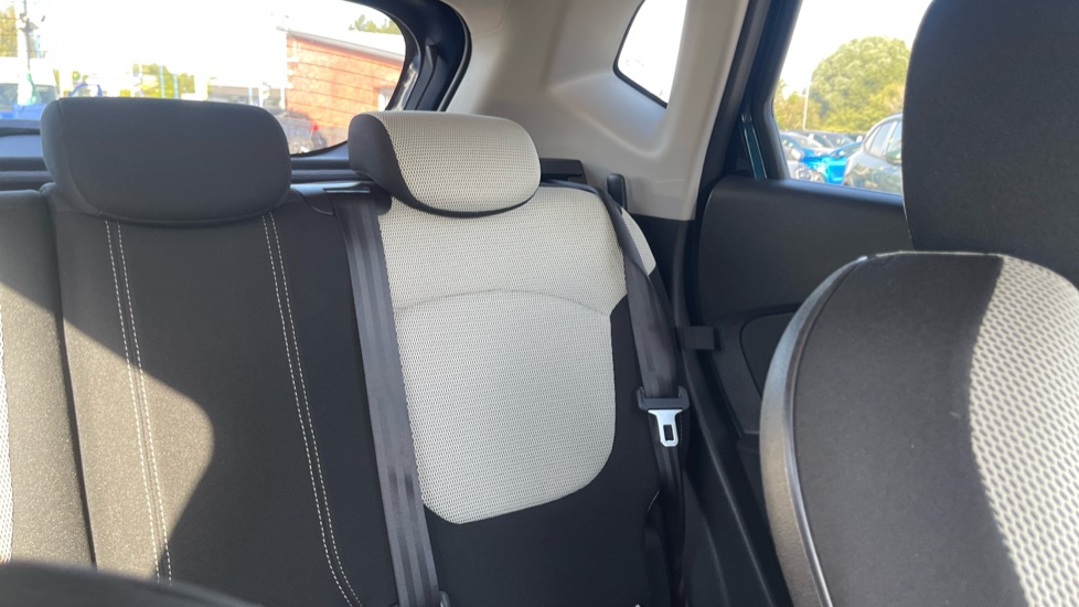 Renault Captur 1.5 dCi 90 Iconic 5dr Diesel Hatchback - Image 40