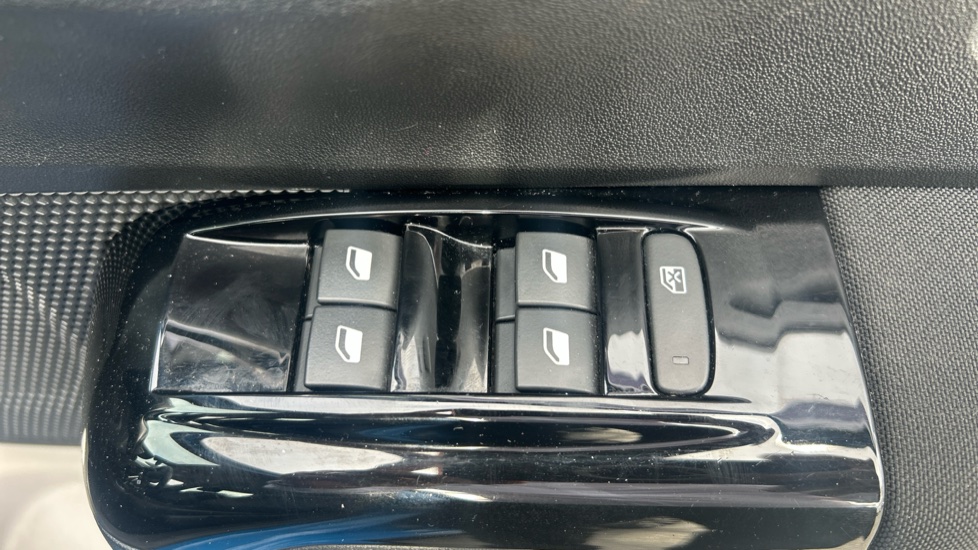 Citroen C3 1.2 PureTech 83 Feel 5dr Petrol Hatchback - Image 21