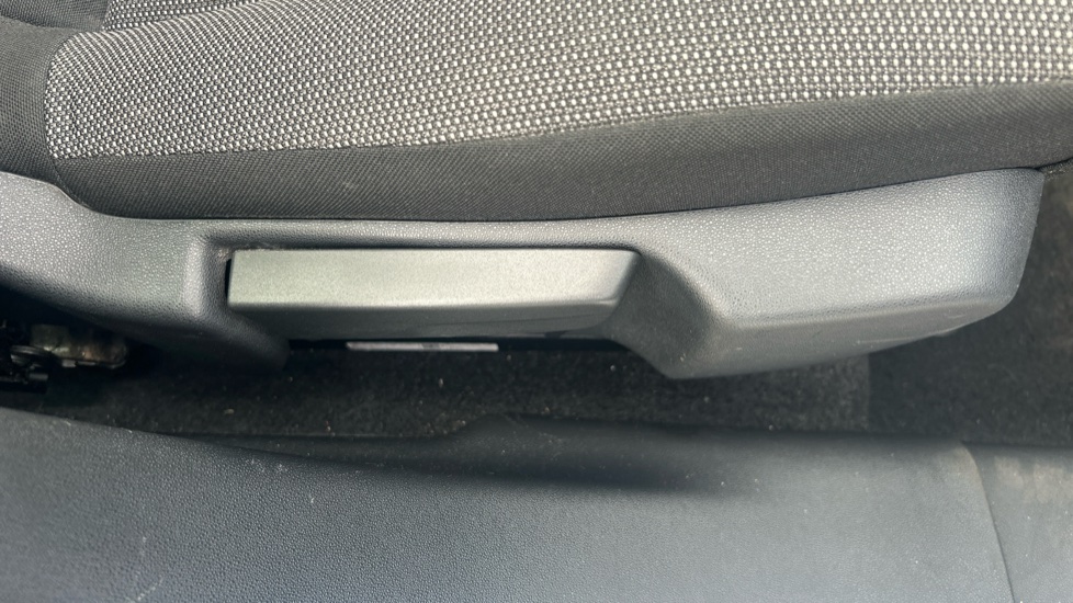 Citroen C3 1.2 PureTech 83 Feel 5dr Petrol Hatchback - Image 23