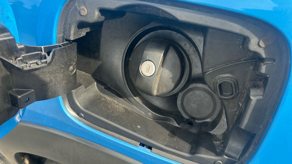 Citroen C3 1.2 PureTech 83 Feel 5dr Petrol Hatchback - Image 35