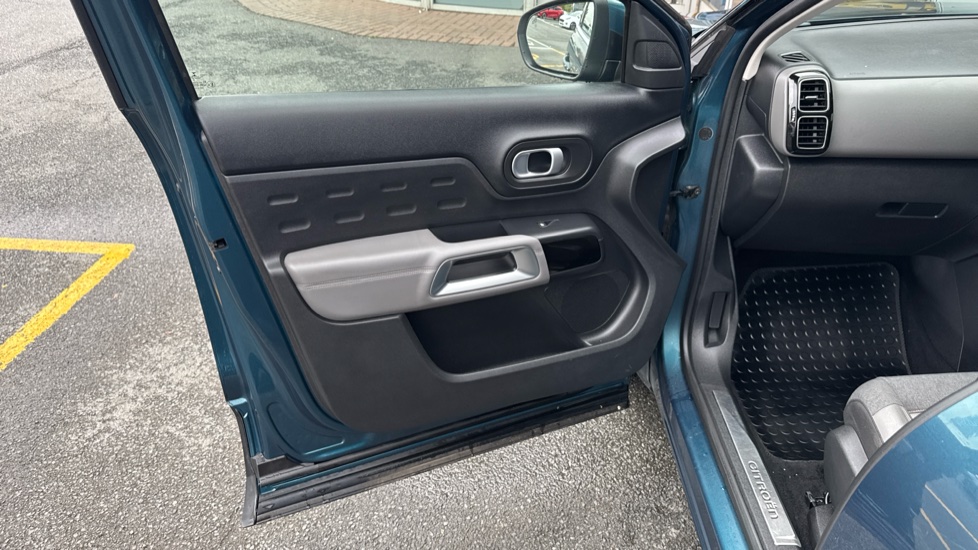 Citroen C5 Aircross 1.2 PureTech 130 Flair Plus 5dr EAT8 Petrol Hatchback - Image 28