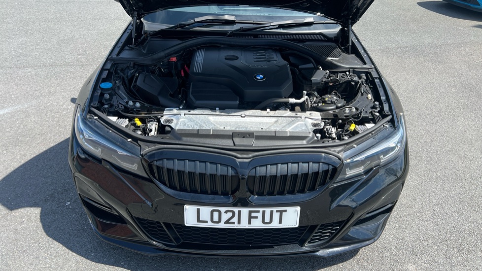 BMW 3 Series 320i xDrive M Sport 4dr Step Auto Petrol Saloon - Image 16