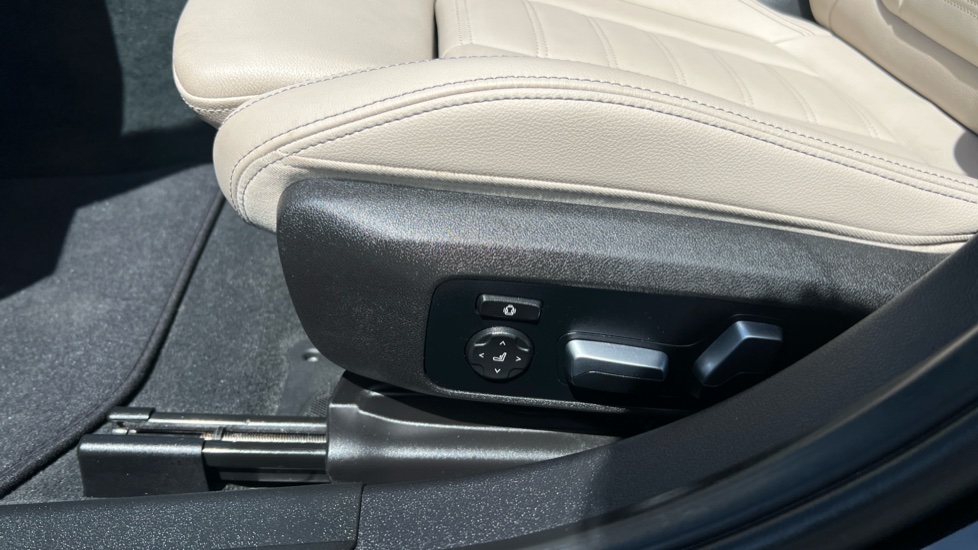 BMW 3 Series 320i xDrive M Sport 4dr Step Auto Petrol Saloon - Image 32
