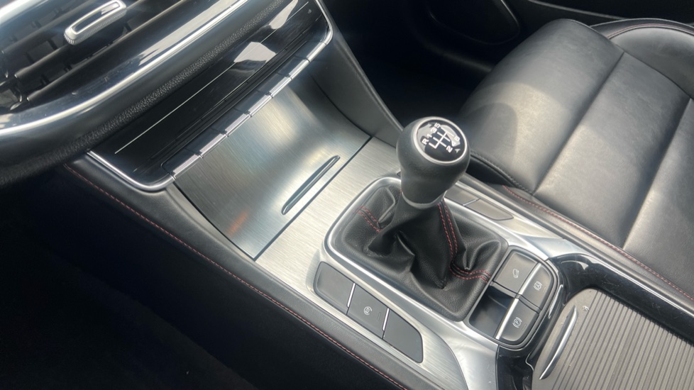 MG HS 1.5 T-GDI Excite 5dr Petrol Hatchback - Image 16
