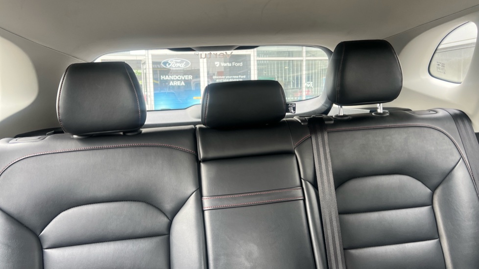 MG HS 1.5 T-GDI Excite 5dr Petrol Hatchback - Image 18