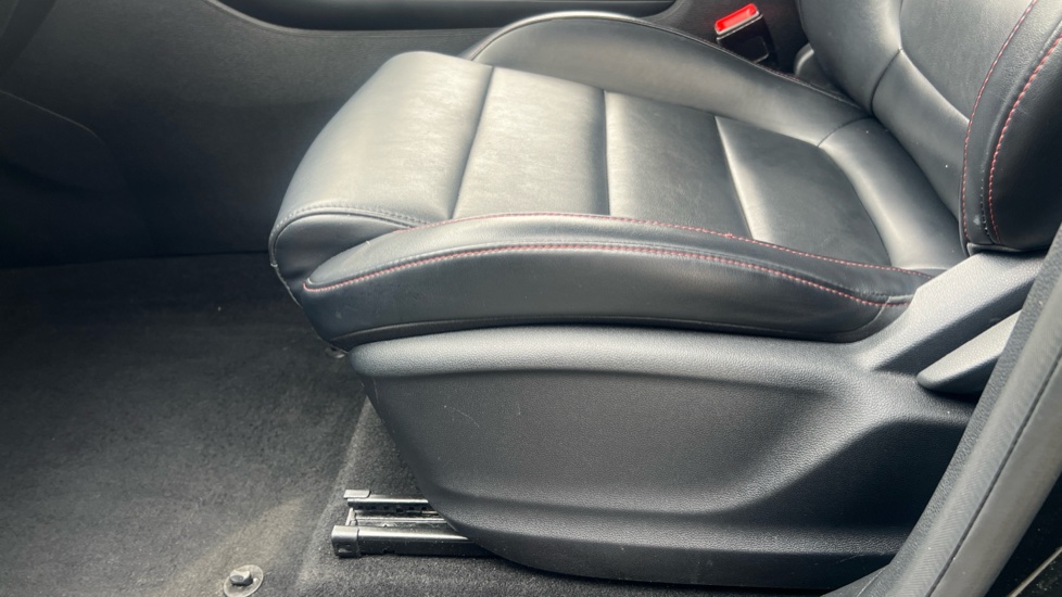MG HS 1.5 T-GDI Excite 5dr Petrol Hatchback - Image 22