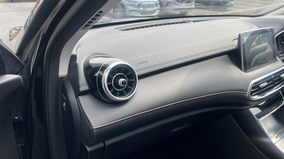 MG HS 1.5 T-GDI Excite 5dr Petrol Hatchback - Image 24