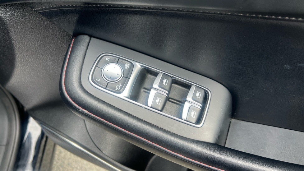 MG HS 1.5 T-GDI Excite 5dr Petrol Hatchback - Image 35