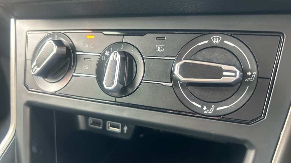 Volkswagen Polo 1.0 EVO SE 5dr Petrol Hatchback - Image 31