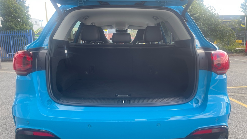 MG HS 1.5 T-GDI Trophy 5dr DCT Petrol Hatchback - Image 4