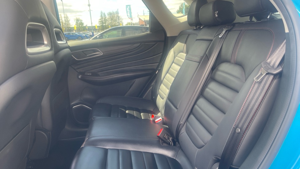 MG HS 1.5 T-GDI Trophy 5dr DCT Petrol Hatchback - Image 20