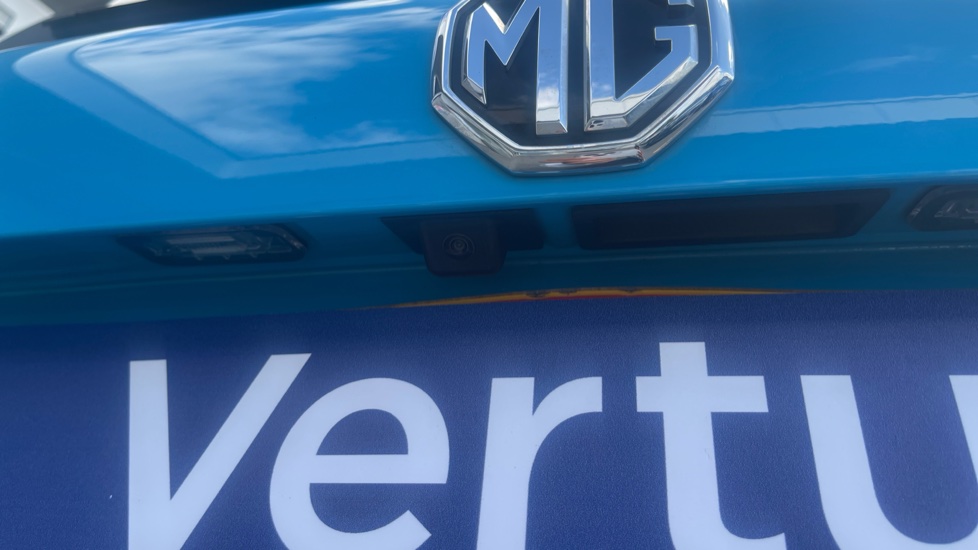 MG HS 1.5 T-GDI Trophy 5dr DCT Petrol Hatchback - Image 27