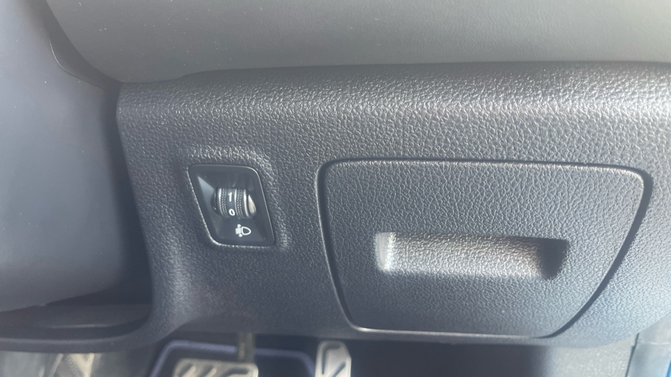 MG HS 1.5 T-GDI Trophy 5dr DCT Petrol Hatchback - Image 34