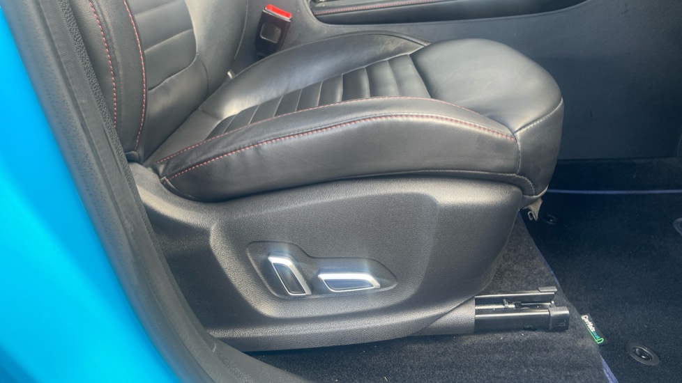 MG HS 1.5 T-GDI Trophy 5dr DCT Petrol Hatchback - Image 37