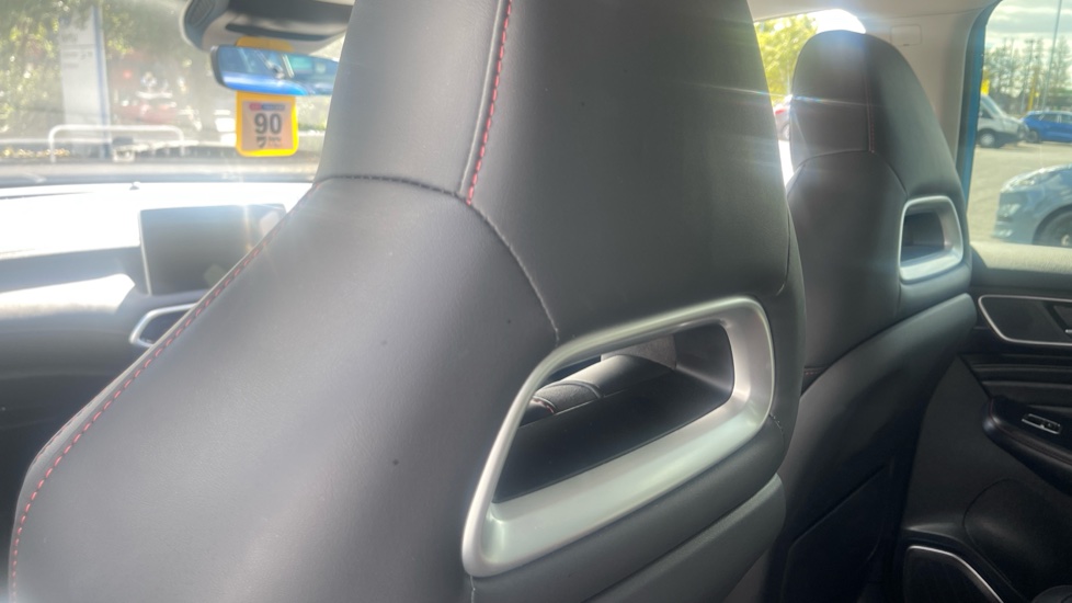 MG HS 1.5 T-GDI Trophy 5dr DCT Petrol Hatchback - Image 43