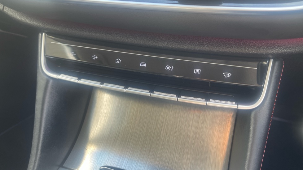 MG HS 1.5 T-GDI Trophy 5dr DCT Petrol Hatchback - Image 12