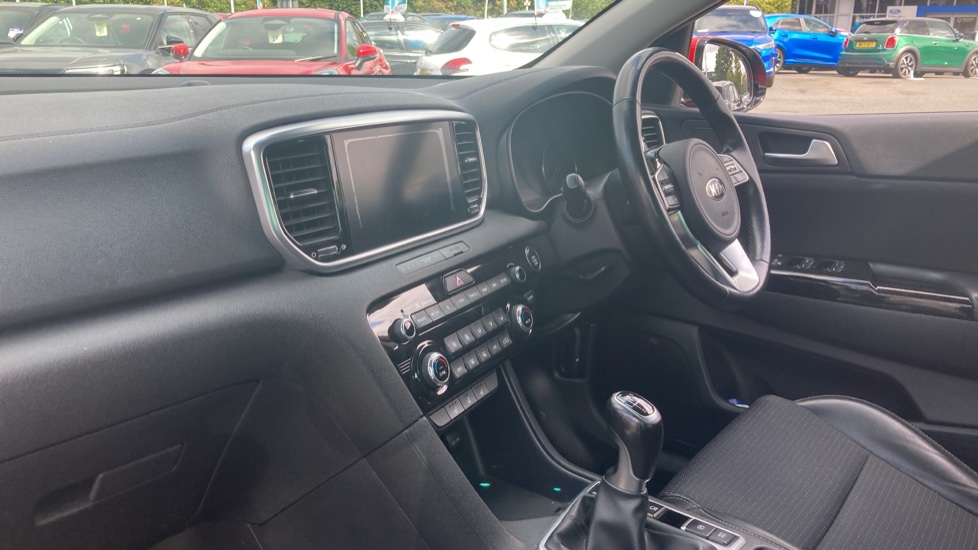 Kia Sportage 1.6 GDi ISG Edition 25 5dr Petrol Estate - Image 13