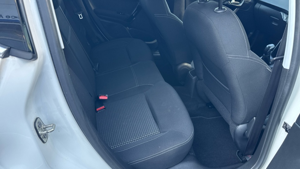 Peugeot 208 1.2 PureTech 82 Tech Edition 5dr [Start Stop] Petrol Hatchback - Image 19