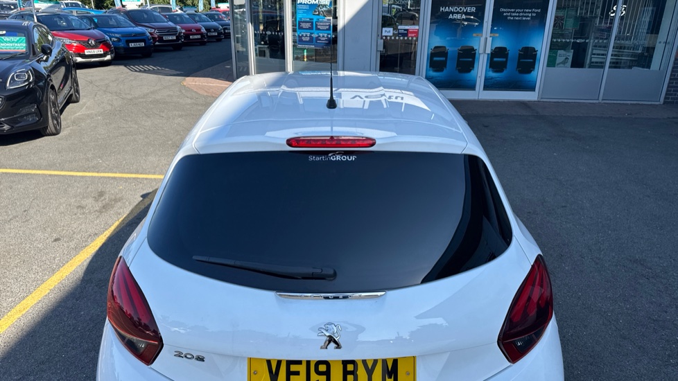 Peugeot 208 1.2 PureTech 82 Tech Edition 5dr [Start Stop] Petrol Hatchback - Image 25